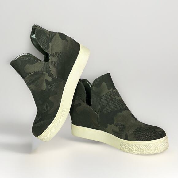 Steve Madden Camo Winnie Hidden Wedge Sneaker Bootie Womens Sz 8 Slip On Casual - Picture 2 of 5